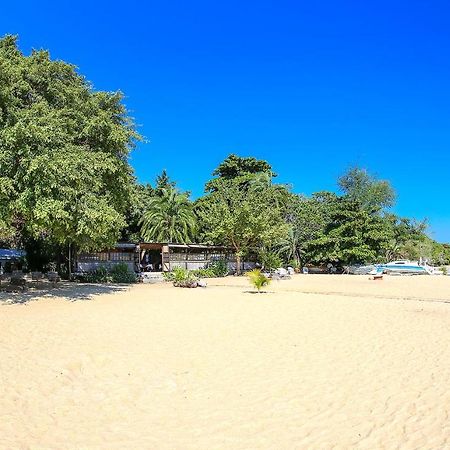 Norman Carr Cottage Monkey Bay Екстериор снимка