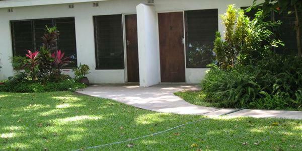 Norman Carr Cottage Monkey Bay Екстериор снимка