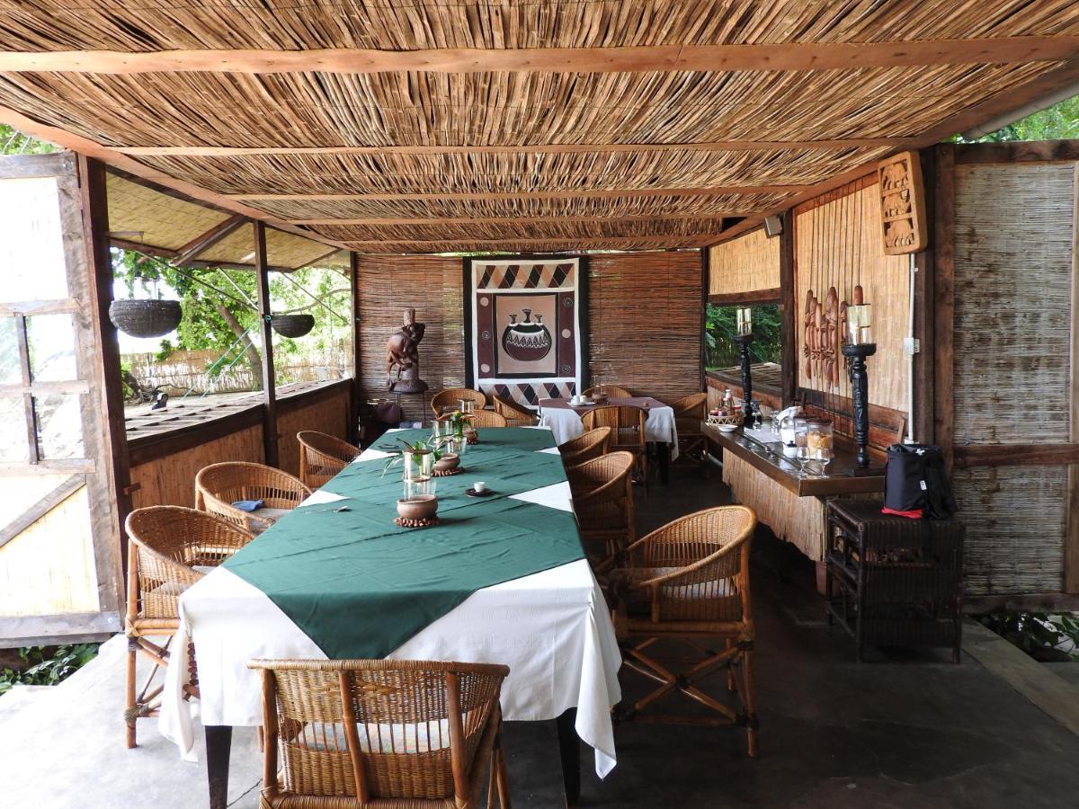 Norman Carr Cottage Monkey Bay Екстериор снимка